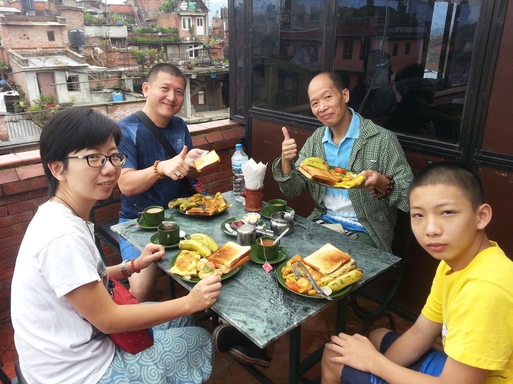 Sunny Guest House And Cafe Bhaktapur Ngoại thất bức ảnh